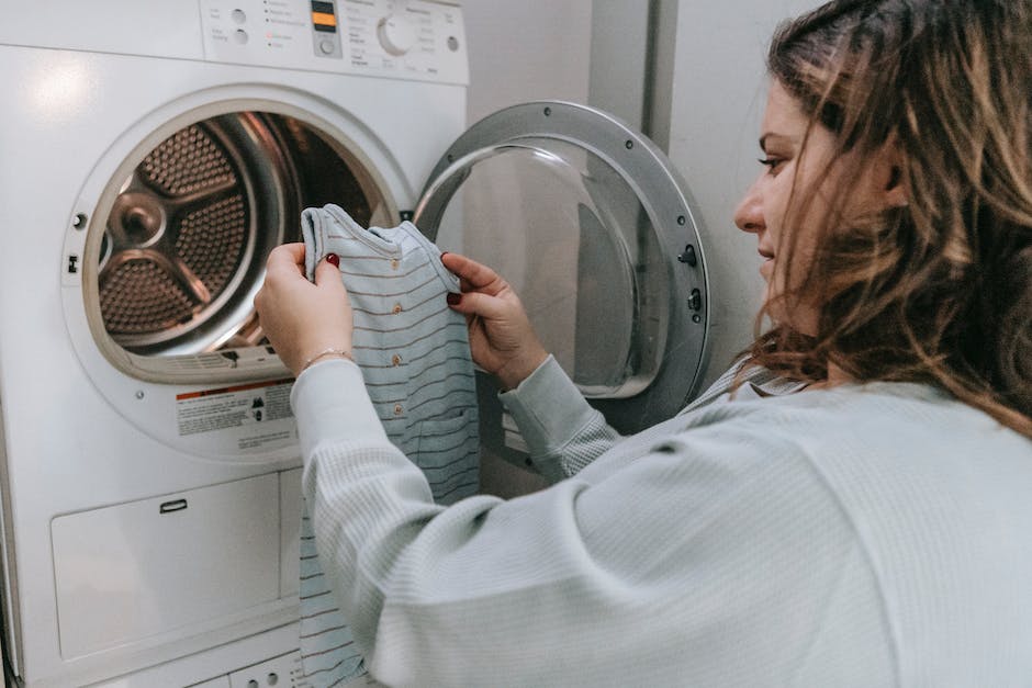 warum stinkt die waschmaschine trotz reinigung_1